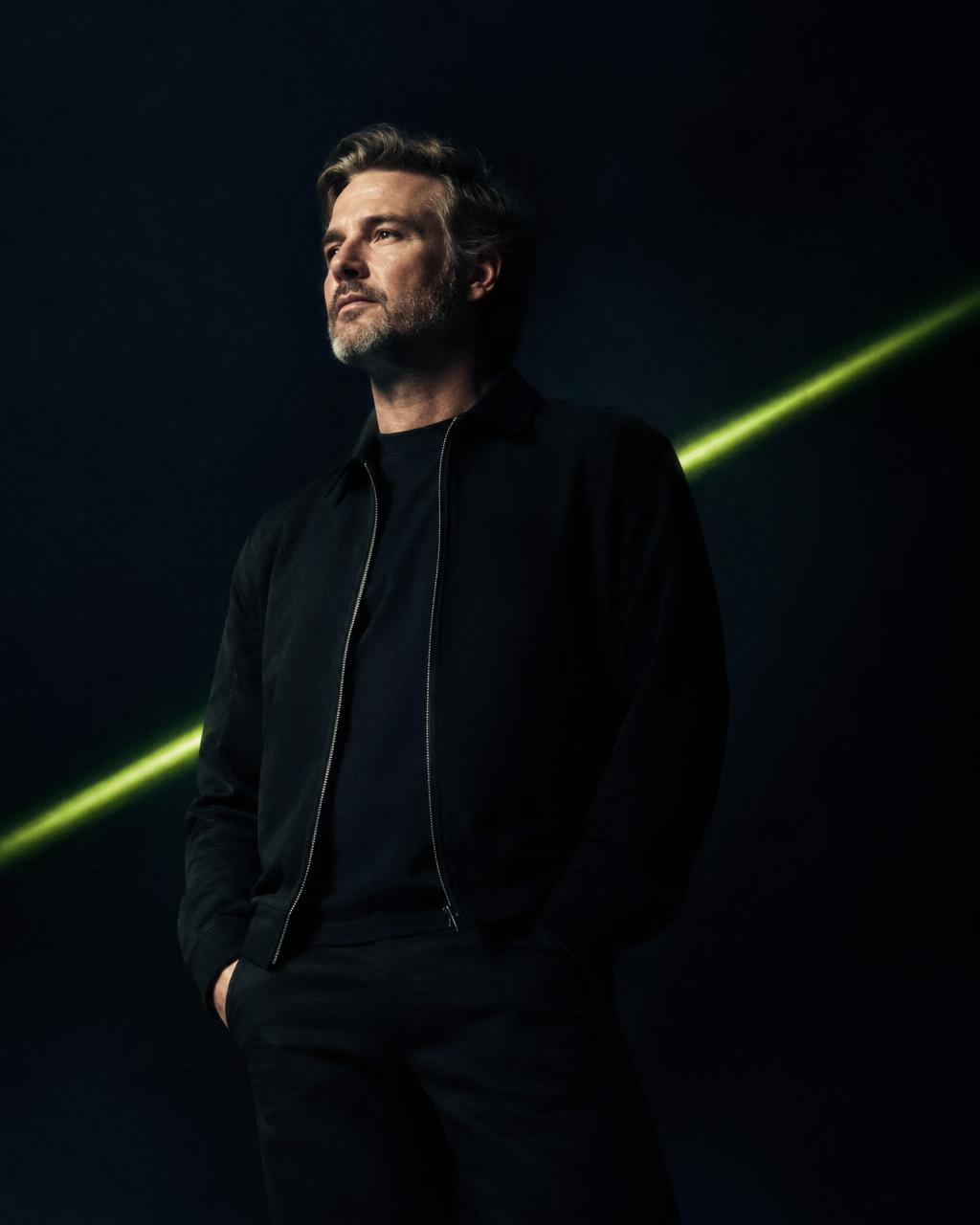 Art direction: portrait with an Electric Growth light streak